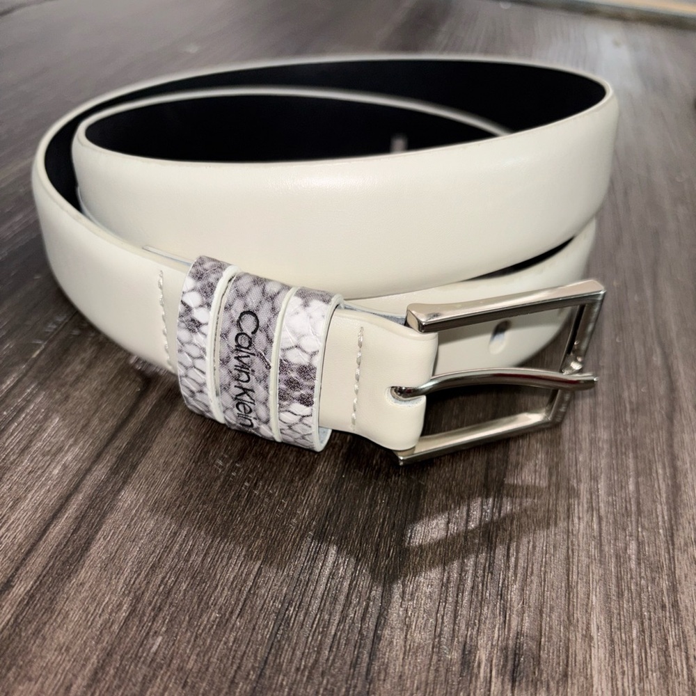 NWT CALVIN KLEIN Bone-Colored Faux Leather Belt--S